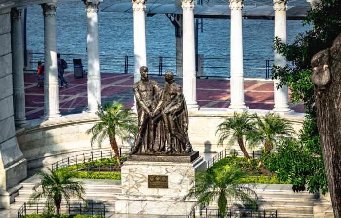 Monumento Simón Bolivar y San Martin - La Rotonda en Guayaquil foto michael muller