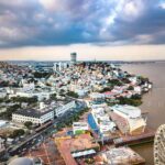 dron cerro santa ana panoramica en Guayaquil foto michael muller