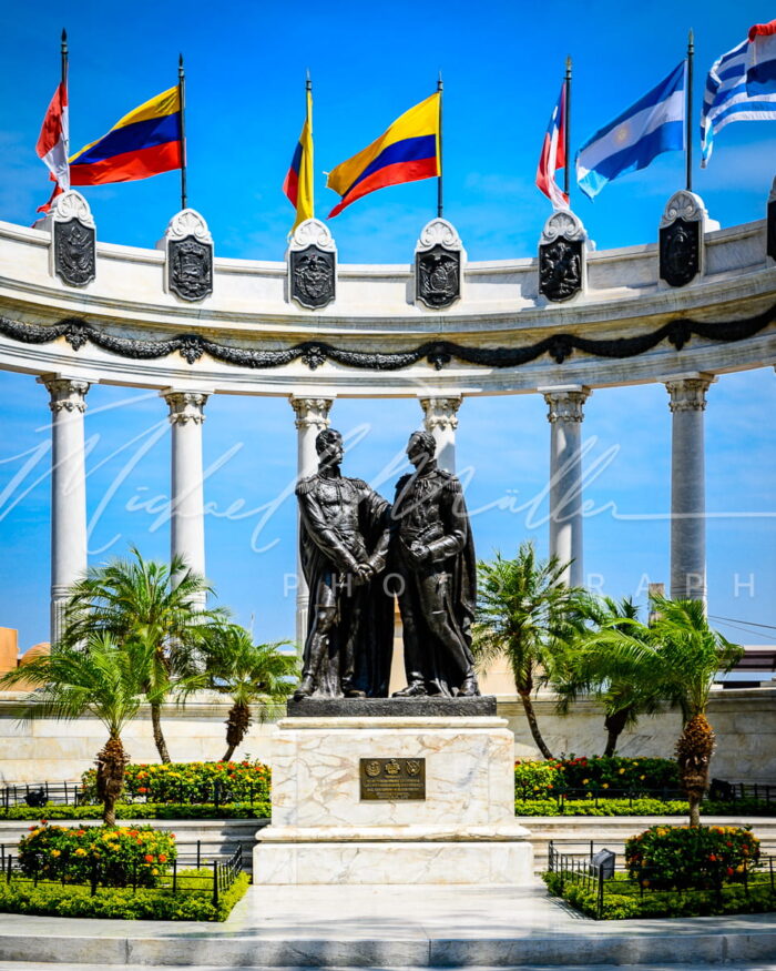 Monumento Simón Bolivar y San Martin - La Rotonda en Guayaquil foto michael muller