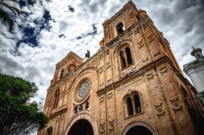Catedral de Cuenca, Ecuador michael muller fotografia blacno y negro