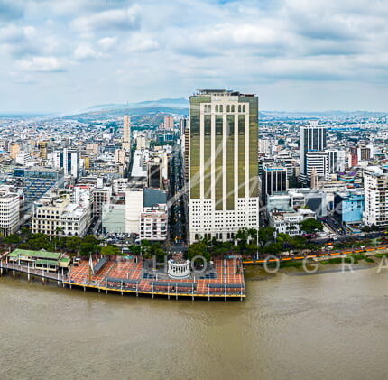 dron malecon panoramica en Guayaquil foto michael muller