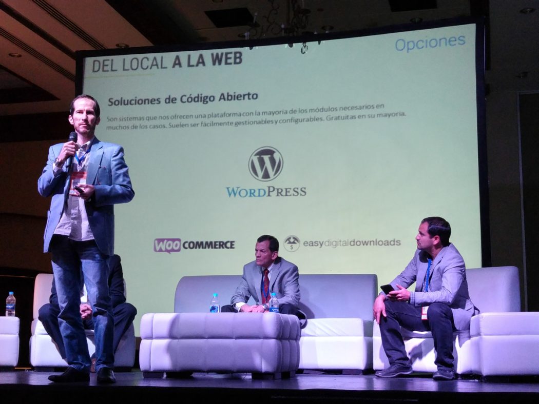 Michael Müller Ecommerce Day Ecuador 2016 conferencista Vicky Valverde